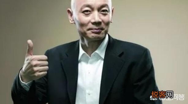 张艺谋和冯小刚在导演界,谁更出色？