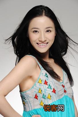 8年过去了,被张艺谋开除出剧组,爆料张艺谋超生的女星今何在？