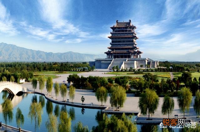 王之涣的诗《登鹳雀楼》中的鹳雀楼在山西哪里？