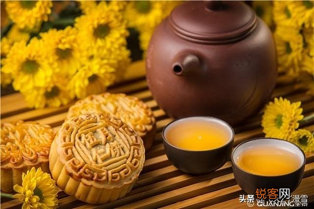 中秋节起源于唐朝,月饼源自明朝,中秋赏月为什么还要吃月饼,有什么典故?