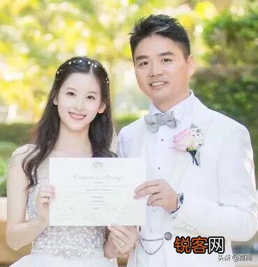 为什么刘强东能追到奶茶妹妹？