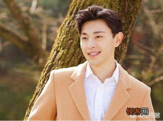 小眼睛单眼皮的明星都有谁?