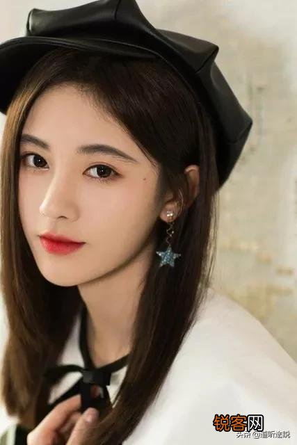 浅川梨奈17岁成千年一遇,用时间形容美女,几年一个尴尬不？