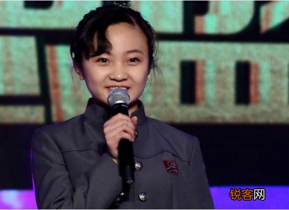 17岁的林妙可穿旧衣做公益,被吐槽像40岁工厂女工,你怎么看？