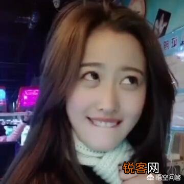 上联:花容月貌,莫若徐娘半老,下联怎么对?