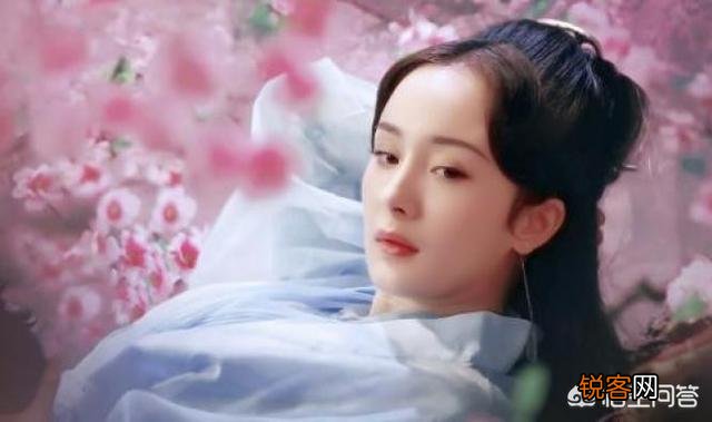王丽坤演妲己被不少网友吐槽不适合,而周冬雨却被网友调侃最适合,你觉得谁适合来演？