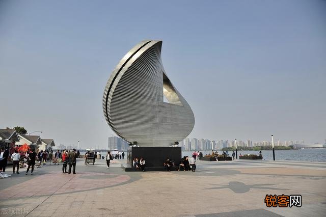 东南亚一些国家设立的资政是个什么官？权力有多大？