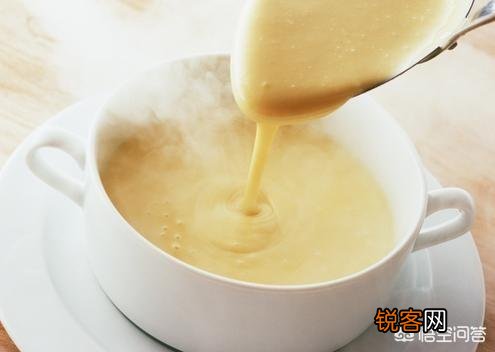 六个月大的婴儿可以吃哪些辅食?为了预防感冒,家里人都常给她喝板蓝根是否可以?