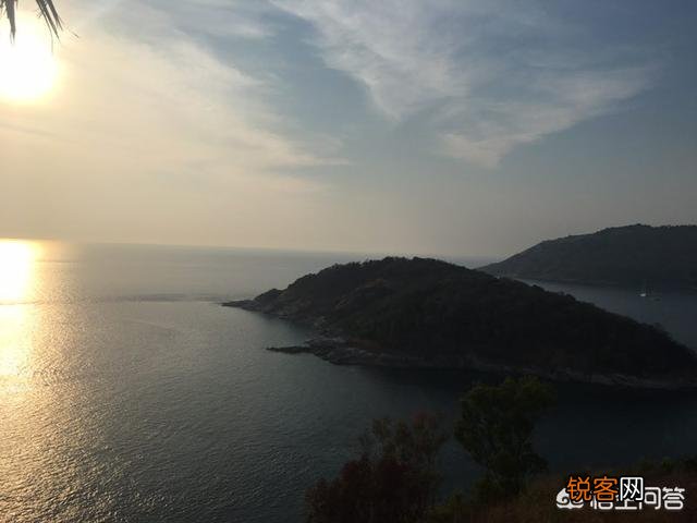 为什么去泰国旅行到处都是中文,有的泰国人也会点汉语?