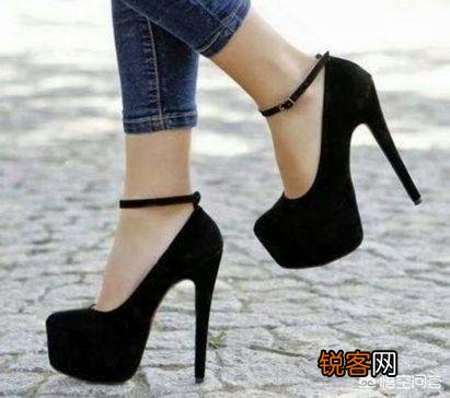 脚比较肥,穿什么鞋好看？