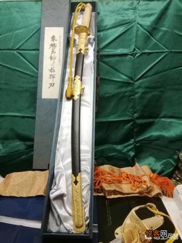二战中的日本军官为何人手一把军刀？