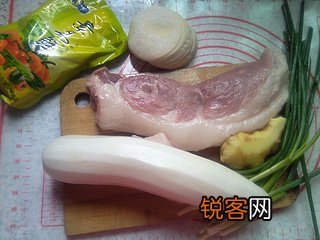 萝卜猪肉水饺的做法