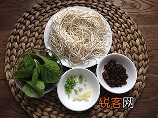 芽菜肉臊子面的做法