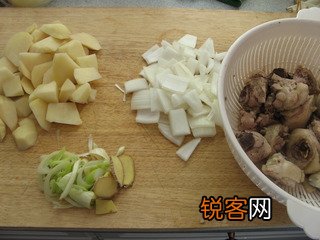咖喱土豆鸡腿饭的做法