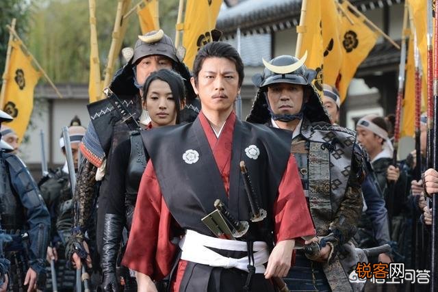 白江口之战,按照史书上的记载唐军人数明显处于劣势,为什么还能打赢倭军？