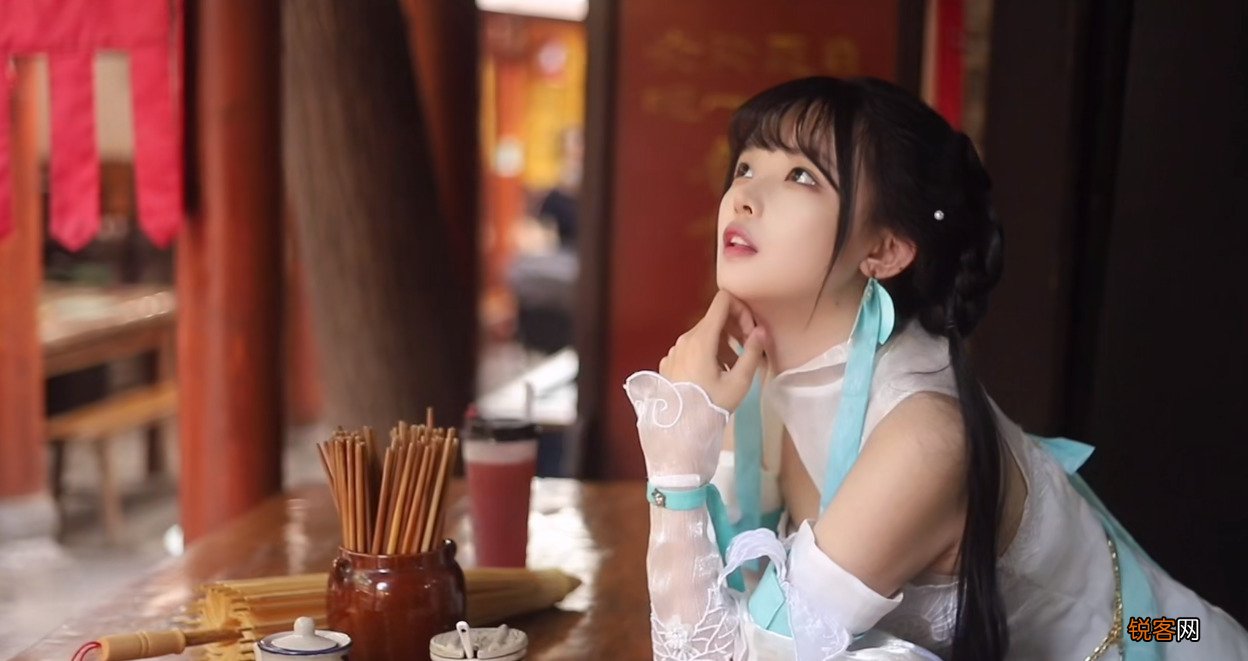 国风第一纯欲萝莉cos祢豆子 看似低龄少女，实则身高一米八