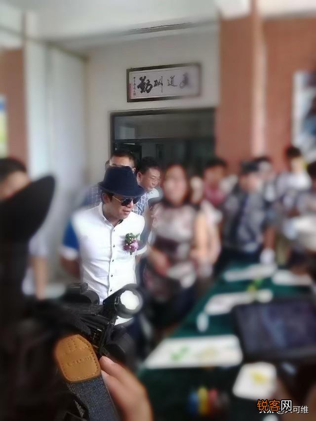下面三个实力派演员与导演,你最喜欢哪一个？哪个是你心中偶像呢？