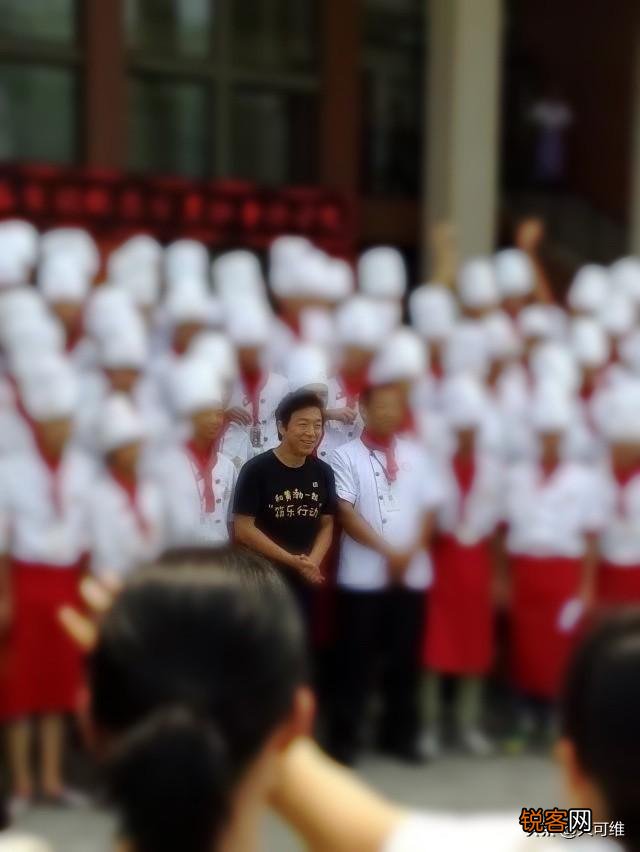 下面三个实力派演员与导演,你最喜欢哪一个？哪个是你心中偶像呢？