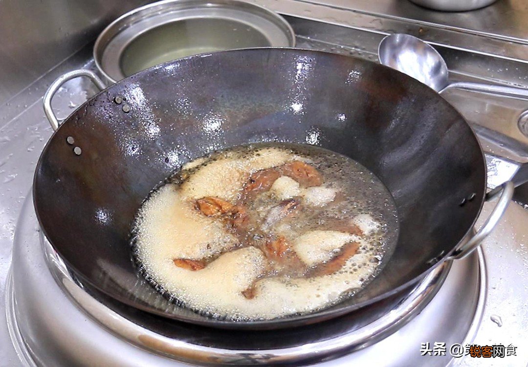 可乐鸡翅的家常做法 香而不腻，滑嫩入味