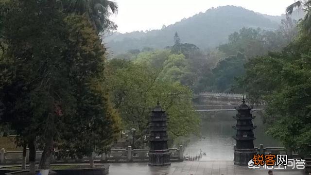 如何以“春晓”为题目写一首诗词？