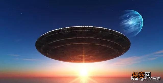 韩国上空出现不明发光体,连续低速飞10分钟后消失,是外星人吗？