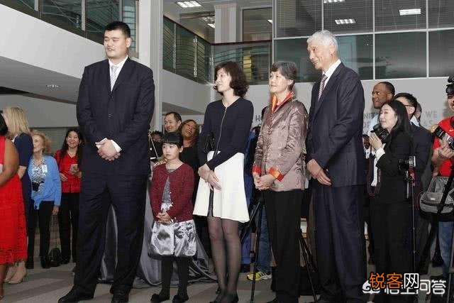 姚明2.29米,姚爷爷2.03米,姚明家族基因究竟是怎样的？