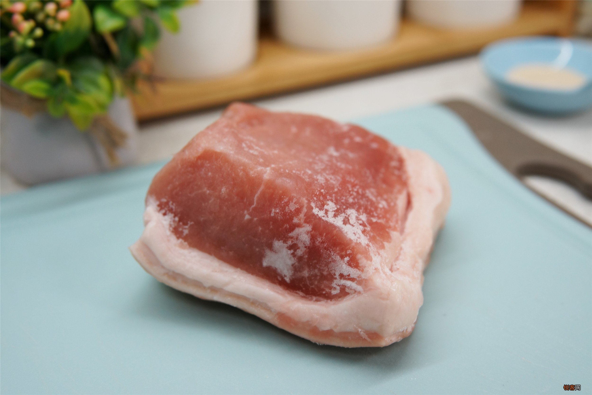 如何快速解冻猪肉 解冻速度快几倍，简单实用