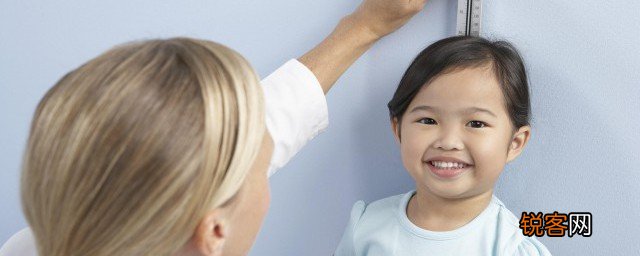 小孩子乱发脾气怎么办 小孩子乱发脾气的处理方法