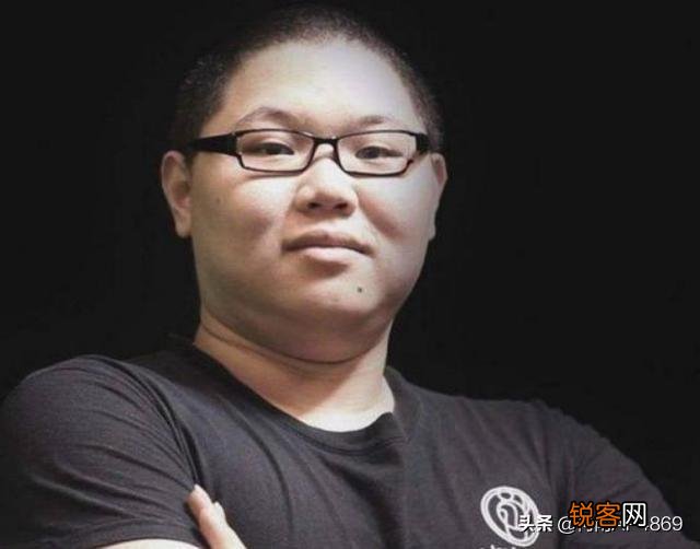 PDD沉迷冒险岛开始“猴化”,捂耳闭眼,让做饭阿姨帮忙强化21,弹幕爆炸,你怎么看？