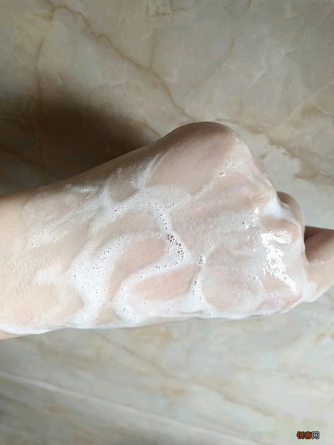 油性皮肤用什么洗面奶比较好 适合油皮的4款洗面奶，资生堂控油，芙丽芳丝才真正好用
