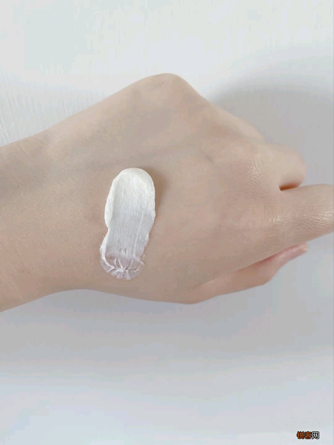 油性皮肤用什么洗面奶比较好 适合油皮的4款洗面奶，资生堂控油，芙丽芳丝才真正好用