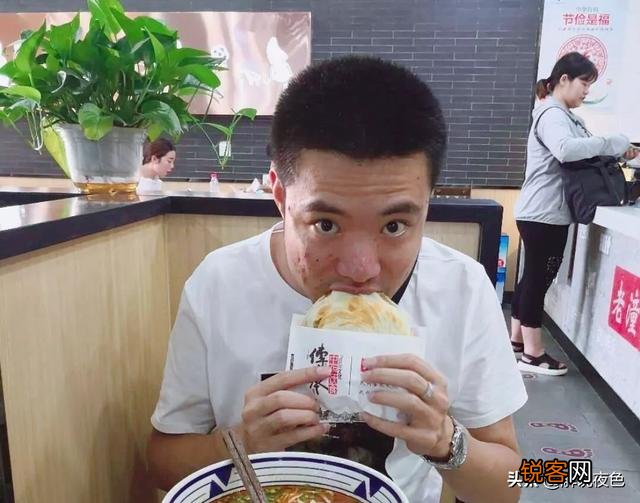 LOL大司马结婚6年不肯晒自己老婆,直到看到照片：要我也把媳妇藏起来,怎么回事？