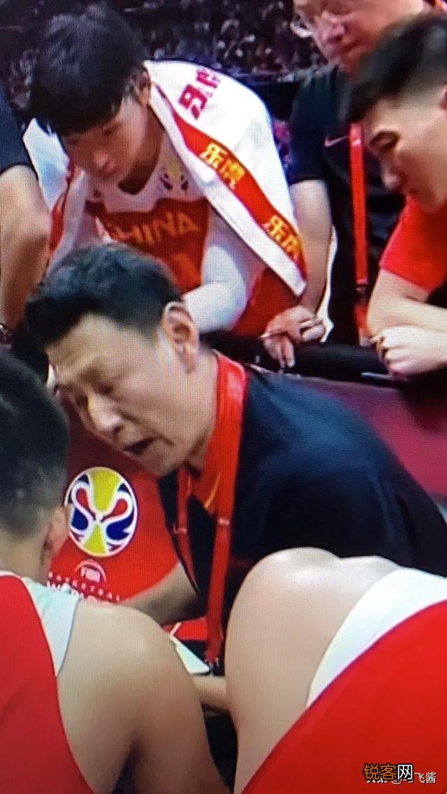 “吃鸡”主播因撞脸周琦,被水友疯狂吐槽：你对得起中国球迷吗,如何评价此事？