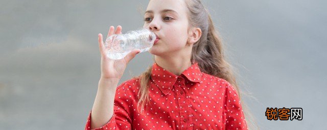 女孩子犯错怎么教育 女孩子犯错的教育方法