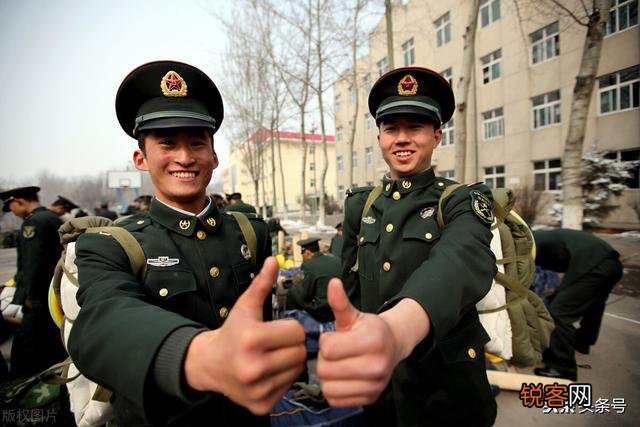 如果我是一个列兵,怎样才能晋升到上将军衔？最快需要多少年？