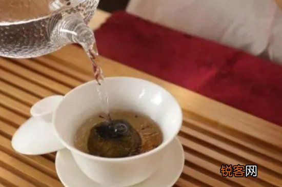 小青柑整个冲泡还是掰碎冲泡