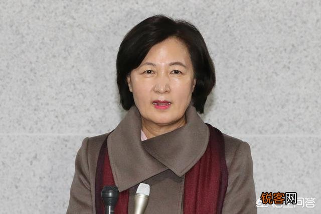 大批检方冲入青瓦台展开调查,韩国总统文在寅会因此下台吗？