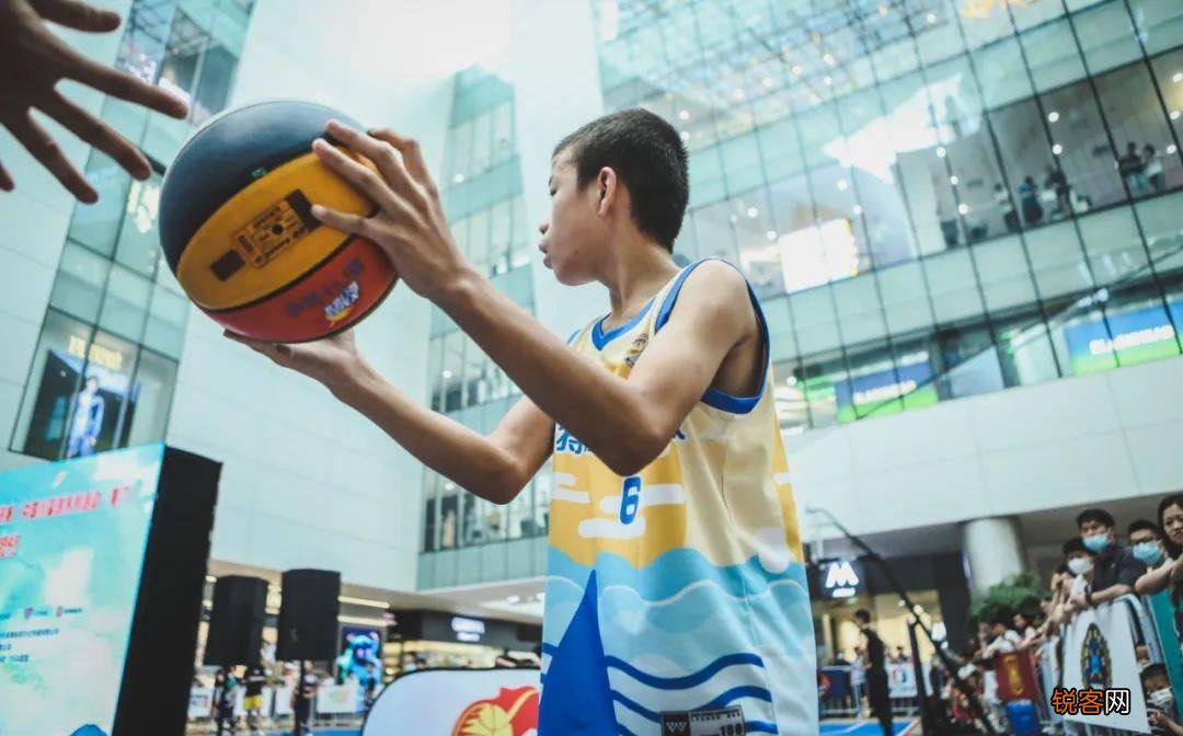 孩子学篮球有什么好处 我为什么要让孩子学篮球