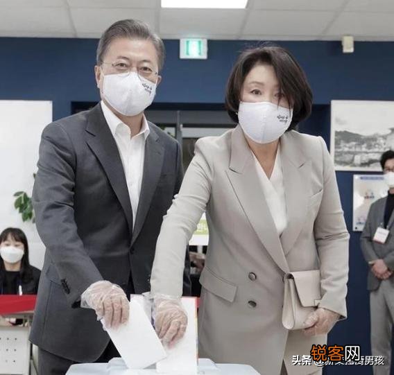 如何看待4月27日韩国前总统全斗焕受审？