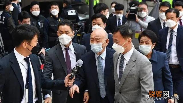 如何看待4月27日韩国前总统全斗焕受审？