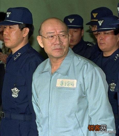 如何看待4月27日韩国前总统全斗焕受审？