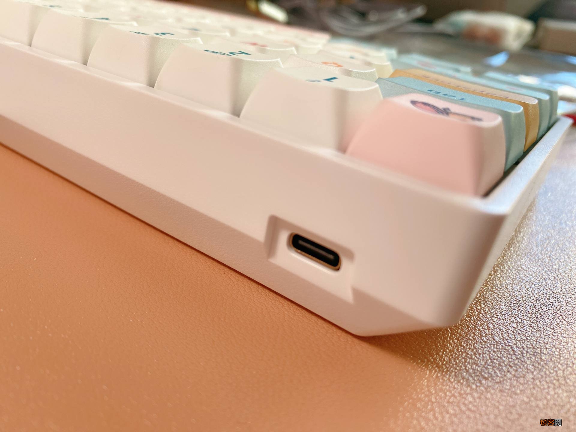 适合女生的机械键盘 小姐姐们别再用爆丑键盘