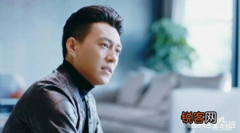 安迪是财务总监,唐晶是咨询顾问,明玉是销售总监,那么问题来了,她们谁更有钱？