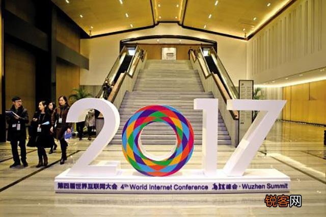 京东的刘强东和美团点评的王兴组局的“东兴会”,与丁磊组局的“三石饭局”有什么不同？