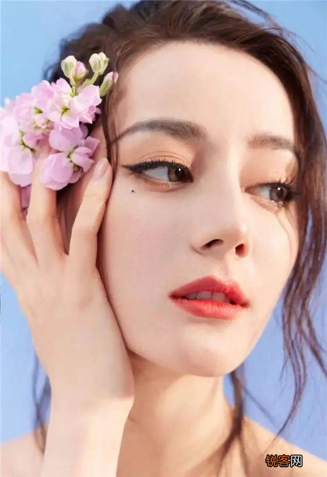 脸上什么部位的痣不能点 别再乱动脸上的痣了