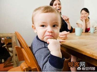 儿子在幼儿园里总拿别人的东西吃怎么办？