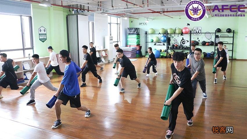 当健身教练需要什么条件 考取健身教练证需要什么条件