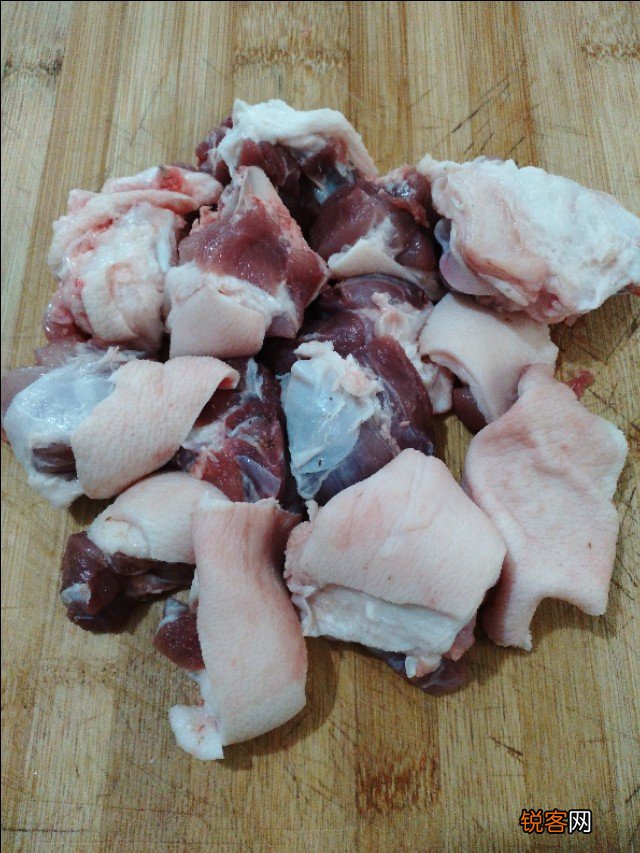 黄豆焖猪蹄怎么做最好吃 地道的家常做法