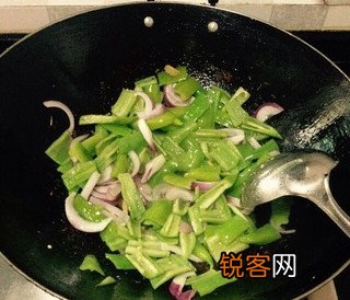 青椒洋葱炒鸡肉