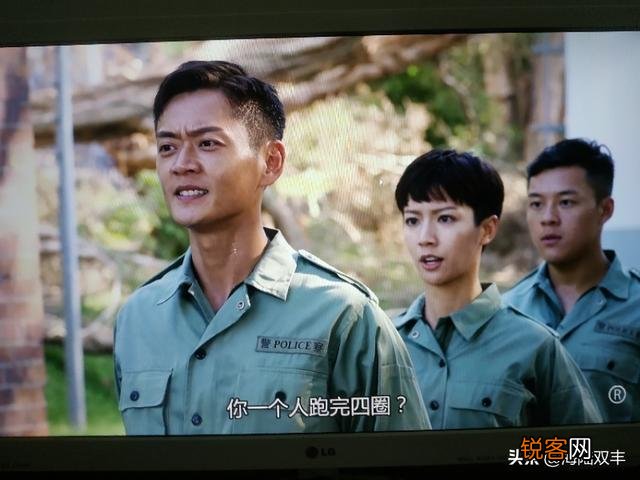 台式机的电脑显示器你们用的是哪个牌子的？
